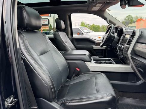 Used 2017 Ford F250 Lariat w/ Lariat Ultimate Package AWD/4WD image 15
