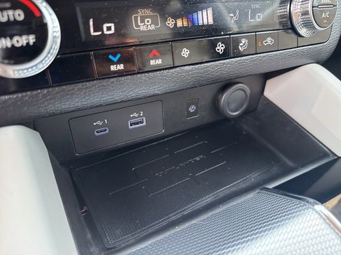 Used 2024 Mitsubishi Outlander SEL image 29