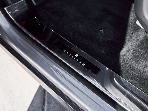 Used 2023 Rolls-Royce Cullinan AWD/4WD image 39