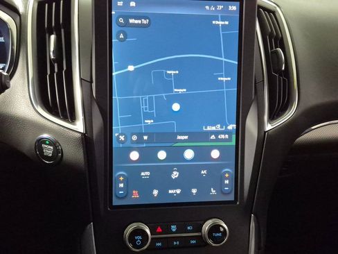 Used 2021 Ford Edge Titanium w/ Equipment Group 301A image 18