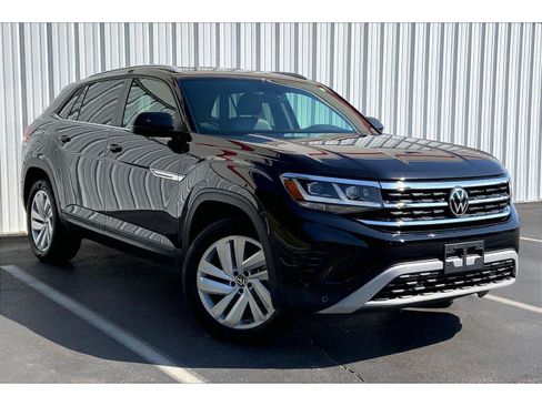 Used 2022 Volkswagen Atlas Cross Sport SE FWD image 32