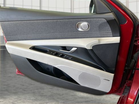 Used 2024 Hyundai Elantra Limited image 19