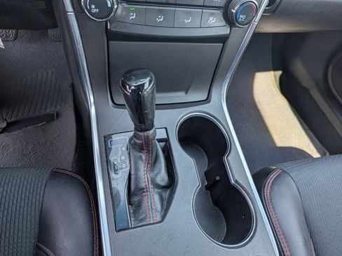 Used 2016 Toyota Camry SE FWD image 17