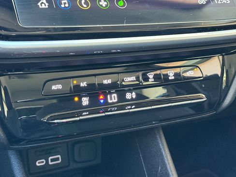 Used 2023 Chevrolet Bolt EUV LT w/ Driver Confidence Package FWD image 30