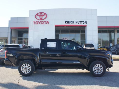 Used 2026 Toyota Tacoma SR5 AWD/4WD image 11