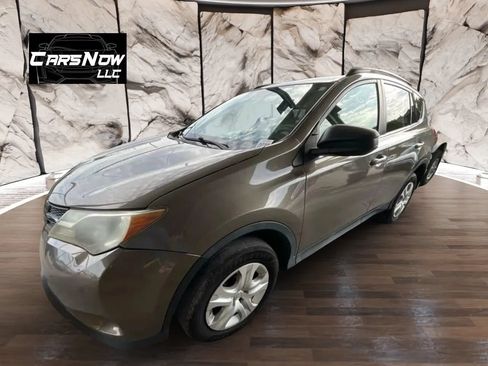 Used 2013 Toyota RAV4 LE FWD image 3