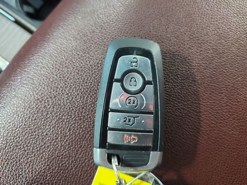 Used 2024 Ford Expedition Limited AWD/4WD image 32