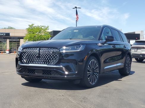 New 2026 Lincoln Aviator Black Label w/ Dynamic Handling Package AWD/4WD image 2