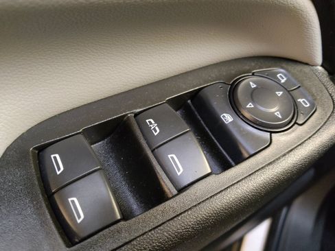 Used 2021 Chevrolet Equinox LS w/ LS Convenience Package image 27