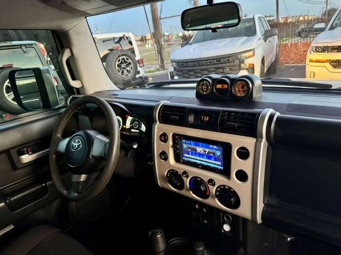 Used 2008 Toyota FJ Cruiser 4WD image 4