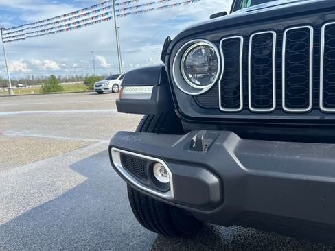 Used 2025 Jeep Wrangler Unlimited Sahara w/ Safety Group image 3