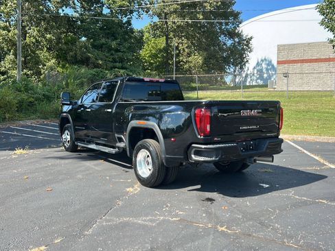 Certified 2022 GMC Sierra 3500 Denali w/ Technology Package AWD/4WD image 3