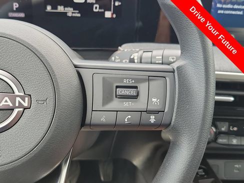 Used 2026 Nissan Kicks SV w/ SV Premium Package FWD image 8