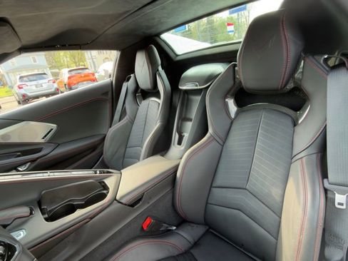 Used 2021 Chevrolet Corvette Stingray Premium Conv w/ Z51 Performance Package RWD image 8