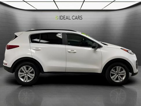 Used 2017 Kia Sportage LX w/ LX Popular Package FWD image 4