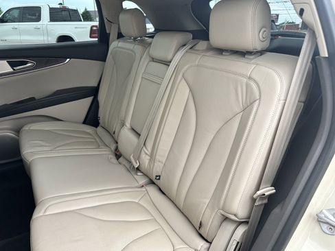 Used 2016 Lincoln MKX Reserve w/ Luxury Package FWD image 17