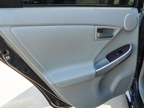 Used 2013 Toyota Prius Four w/ Deluxe Solar Roof Pkg FWD image 22