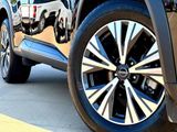 Used 2023 Nissan Rogue SV image 2