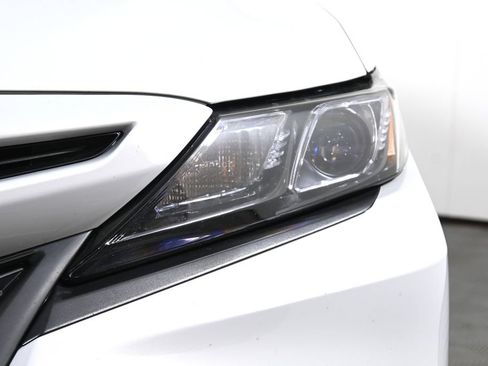 Used 2024 Toyota Camry SE w/ Cold Weather Package AWD/4WD image 11
