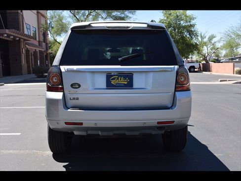 Used 2014 Land Rover LR2 AWD/4WD image 9