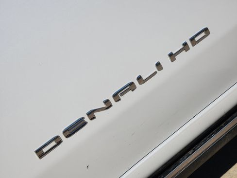 Used 2023 GMC Sierra 2500 Denali w/ Denali Ultimate Package image 16