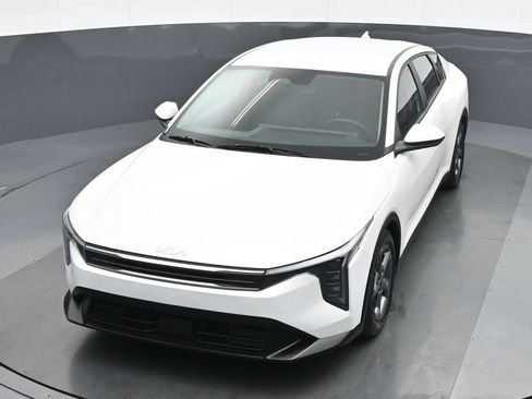Used 2025 Kia K4 FWD image 16