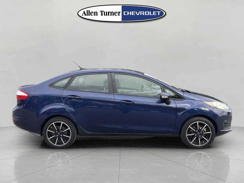 Used 2016 Ford Fiesta SE image 4