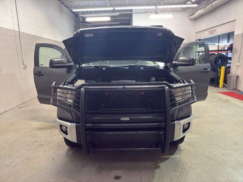 Used 2014 Toyota Tundra SR5 image 8