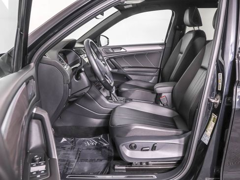 Used 2022 Volkswagen Tiguan SE R-Line image 6