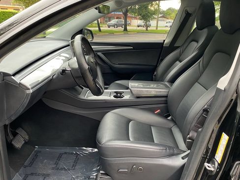Used 2023 Tesla Model Y AWD image 17