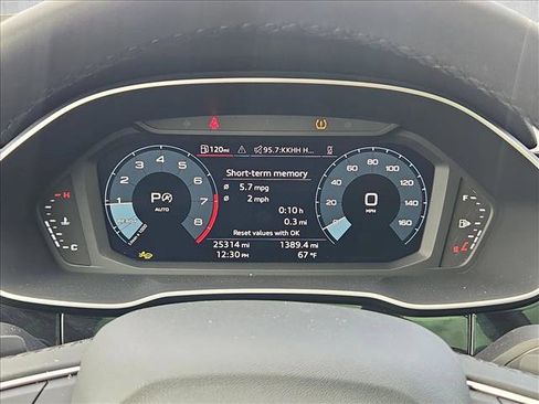 Used 2025 Audi Q3 2.0T Premium image 10