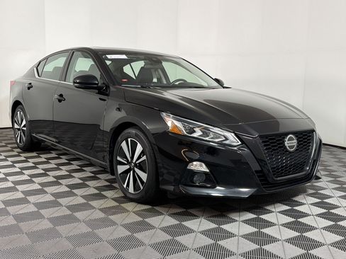 Used 2022 Nissan Altima 2.5 SL FWD image 24