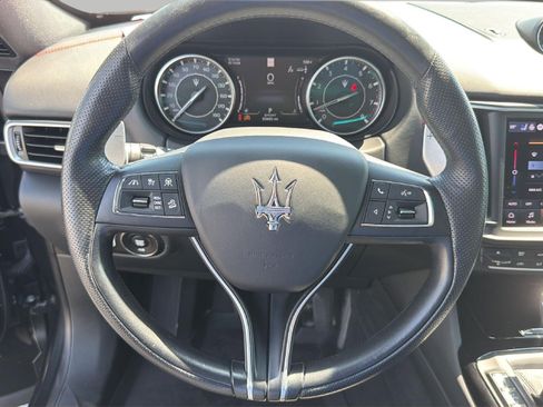 Used 2022 Maserati Levante GT AWD/4WD image 12