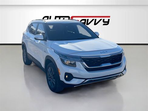 Used 2023 Kia Seltos S w/ Navigation Package image 2