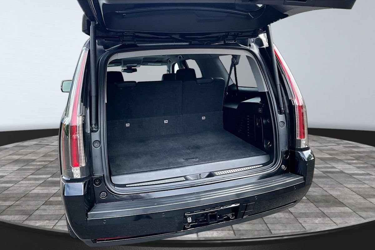 Used 2016 Cadillac Escalade ESV 2WD image 40