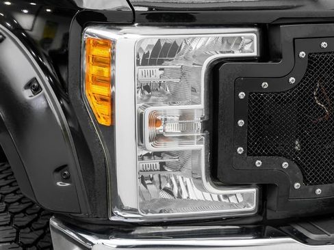 Used 2017 Ford F350 XLT w/ XLT Value Package image 40