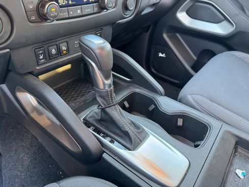 Used 2024 Nissan Frontier SV w/ SV Convenience Package image 26