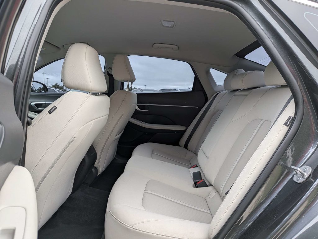 Used 2025 Hyundai Sonata SEL FWD image 12