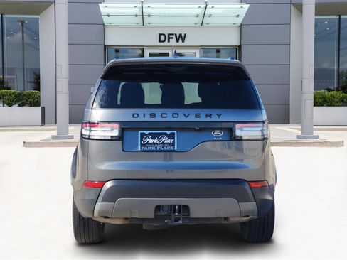 Used 2019 Land Rover Discovery SE image 6