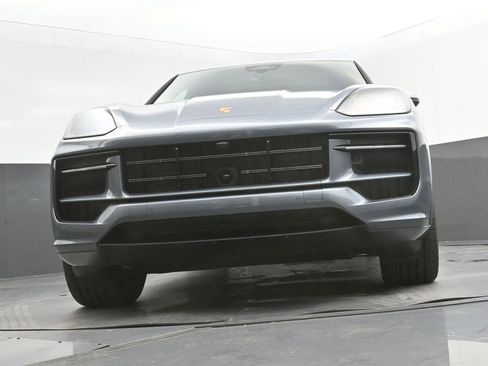 New 2026 Porsche Cayenne GTS image 39
