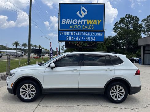 Used 2018 Volkswagen Tiguan SE w/ Panoramic Sunroof Package AWD/4WD image 2