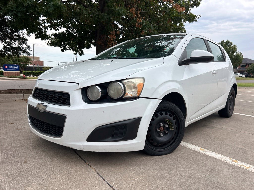Used 2014 Chevrolet Sonic LS FWD image 2