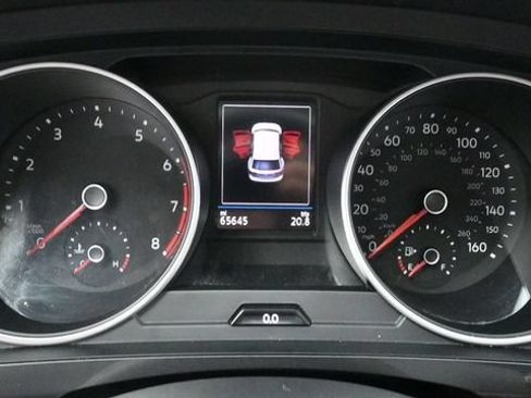 Used 2021 Volkswagen Tiguan SE w/ Panoramic Sunroof Package AWD/4WD image 24