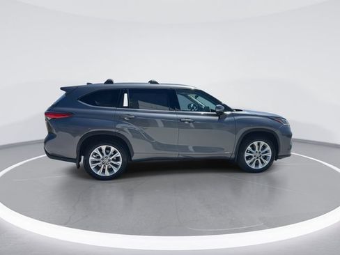 Used 2023 Toyota Highlander Limited AWD/4WD image 9