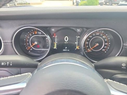 Used 2022 Jeep Gladiator Overland w/ Popular Equipment Package AWD/4WD image 10