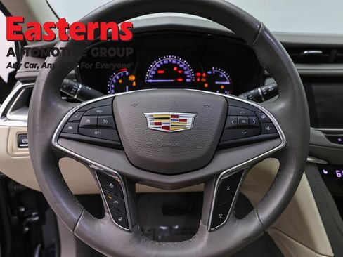 Used 2017 Cadillac XT5 Luxury w/ Driver Awareness Package AWD/4WD image 10