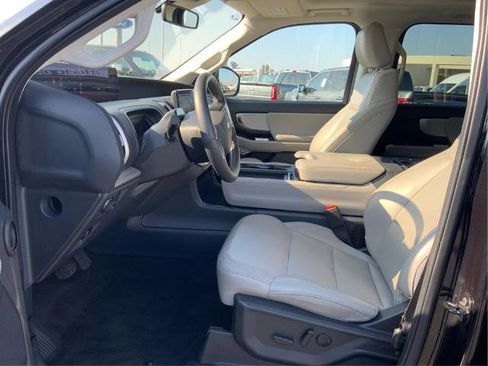 Certified 2025 Ford Expedition Max Active image 9