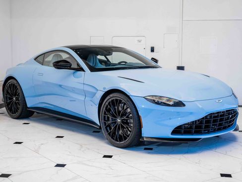 Used 2023 Aston Martin V8 Vantage Coupe RWD image 1