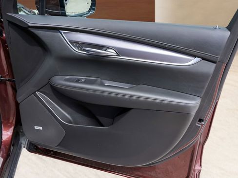 Used 2022 Cadillac XT6 Luxury FWD image 33