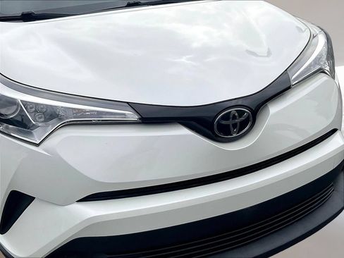 Used 2018 Toyota C-HR XLE FWD image 31